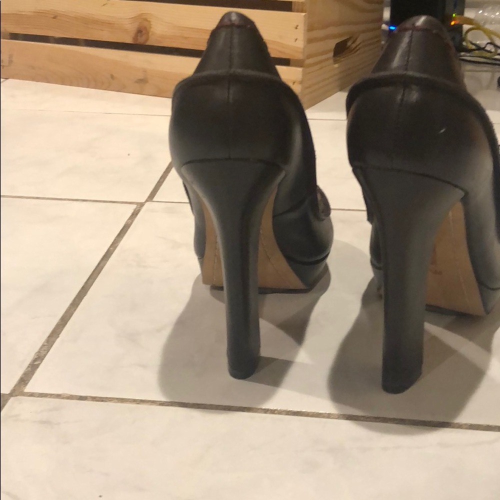 Shoes - Picture 2 of 4